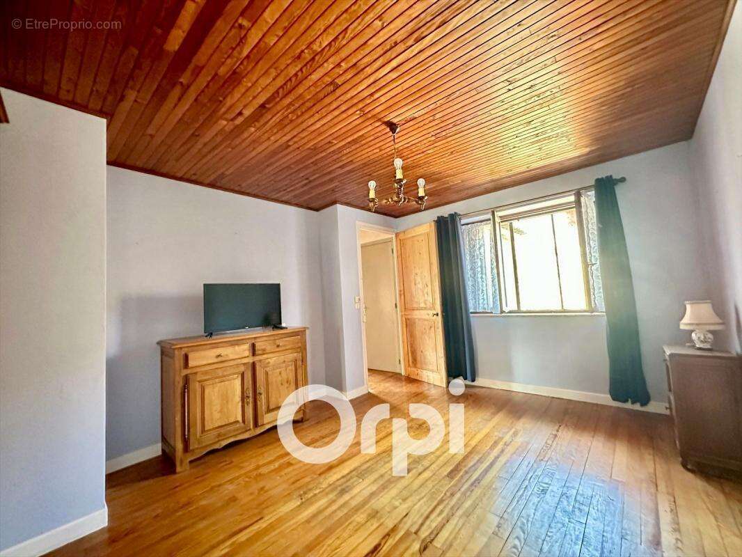 Maison à SAINT-NAZAIRE-LES-EYMES