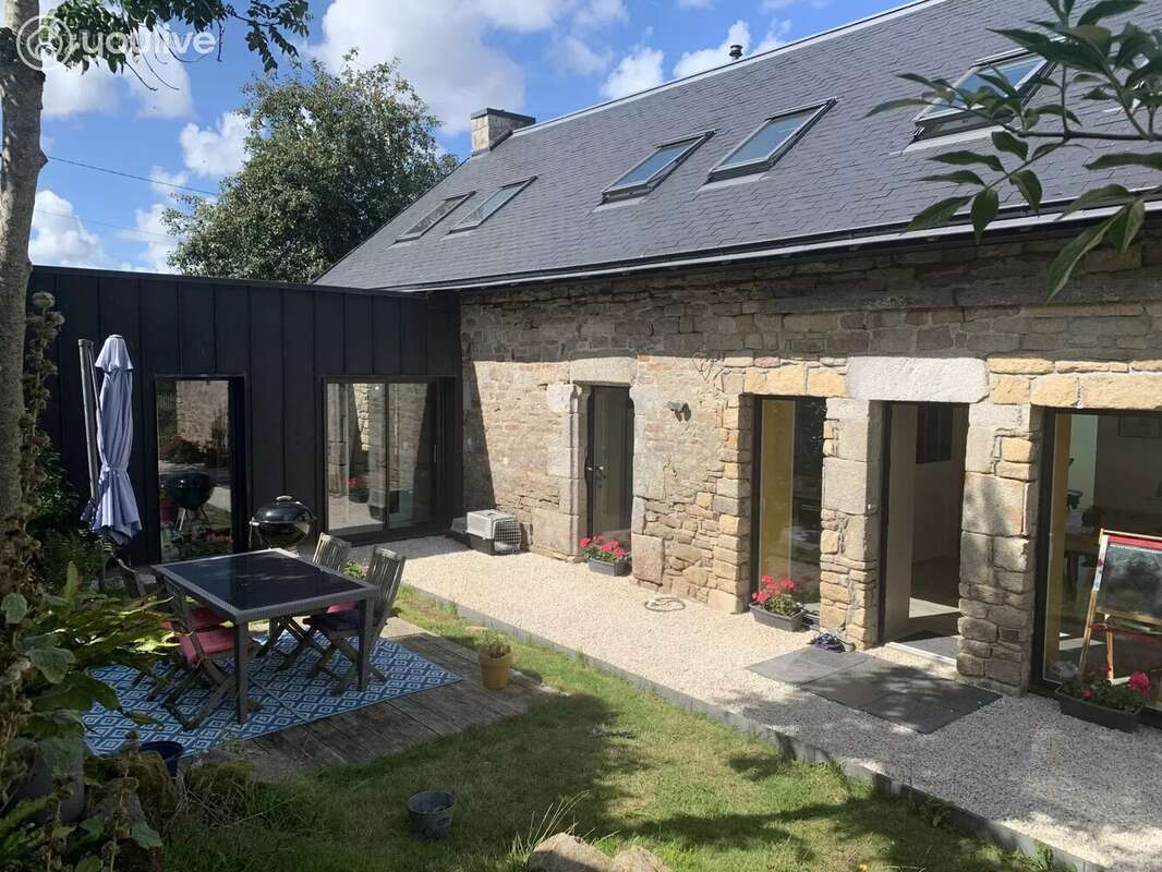 Maison à SAINT-EVARZEC