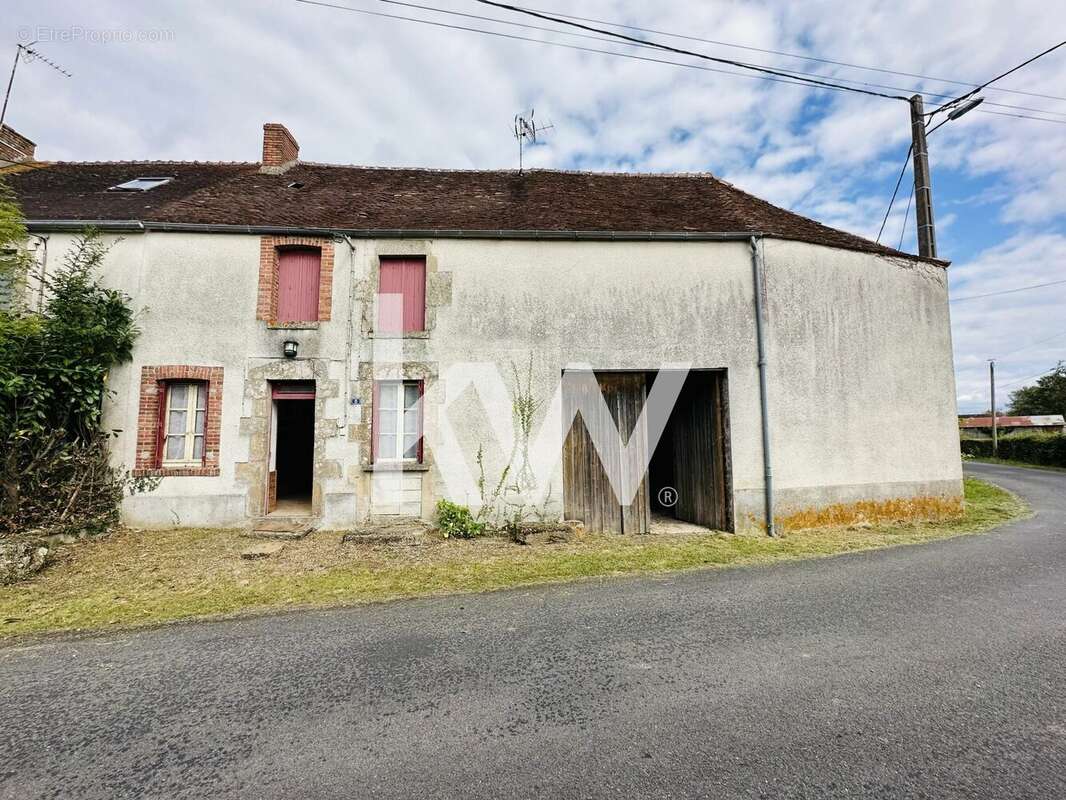 Maison à SAINT-SULPICE-LES-FEUILLES