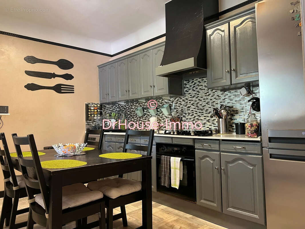 Maison à SAINT-VICTORET