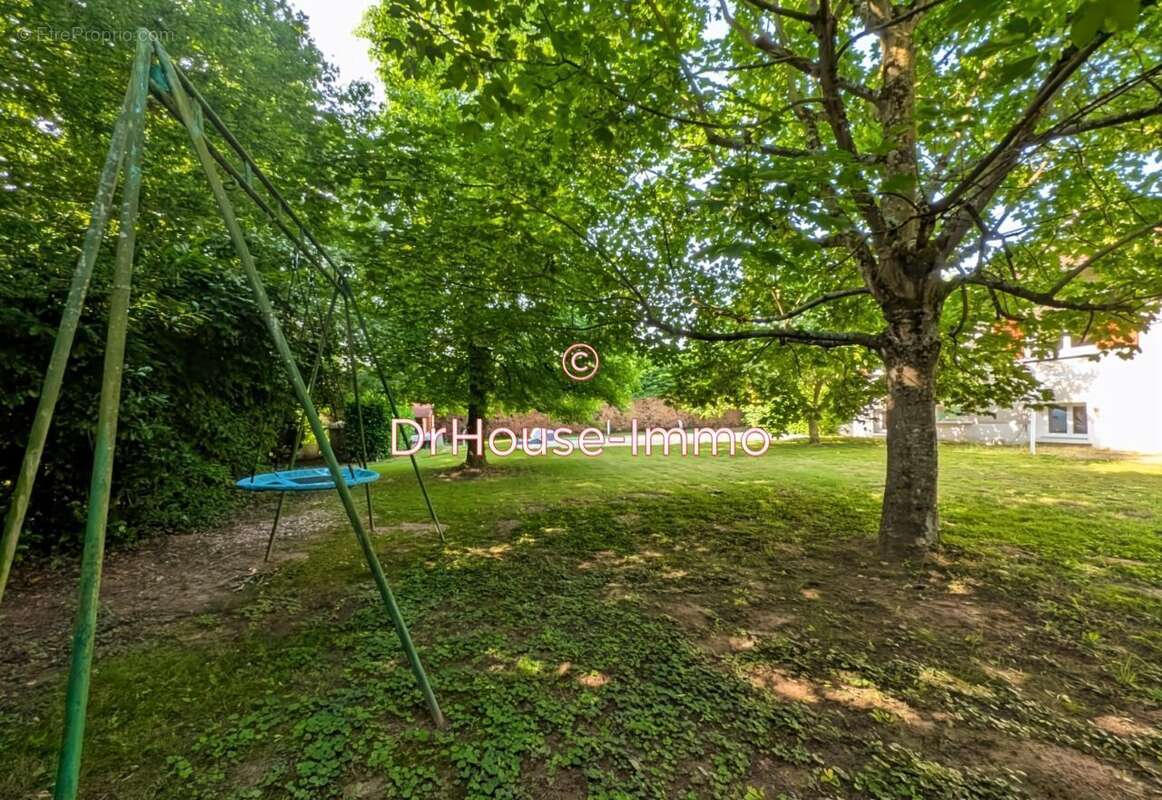 Terrain à MESSIMY-SUR-SAONE