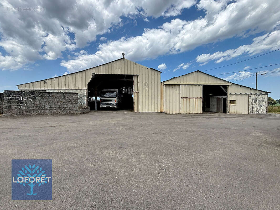 Maison à LOUVIGNE-DU-DESERT