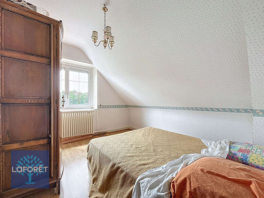 Maison à LOUVIGNE-DU-DESERT