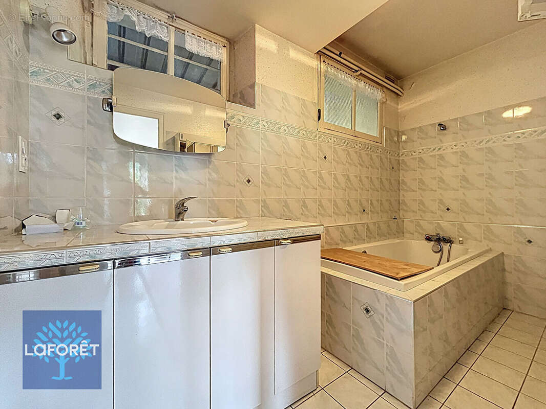 Maison à LOUVIGNE-DU-DESERT