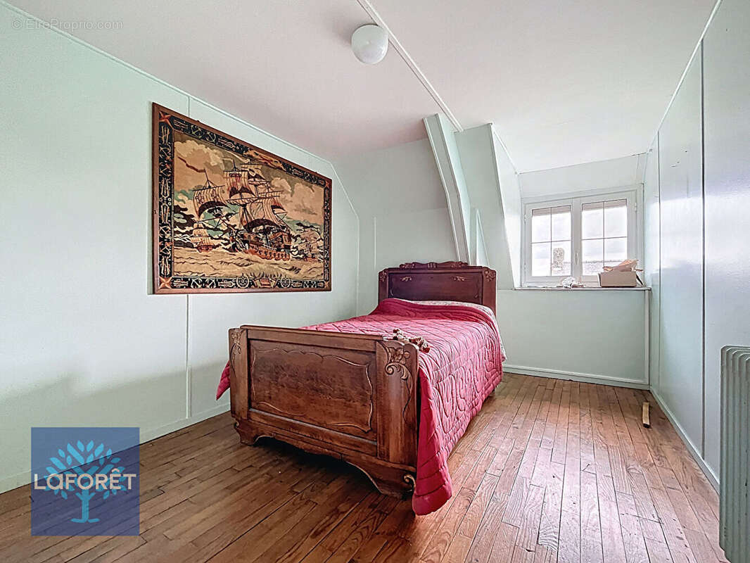 Maison à LOUVIGNE-DU-DESERT