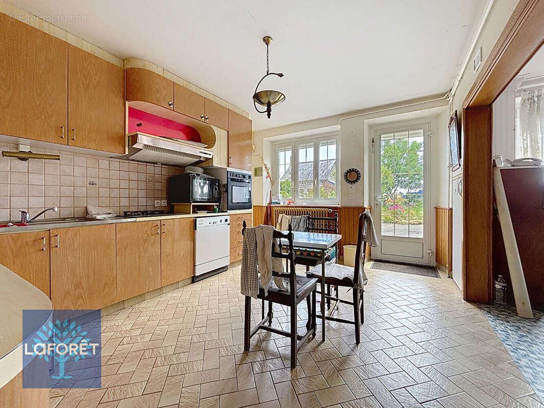 Maison à LOUVIGNE-DU-DESERT