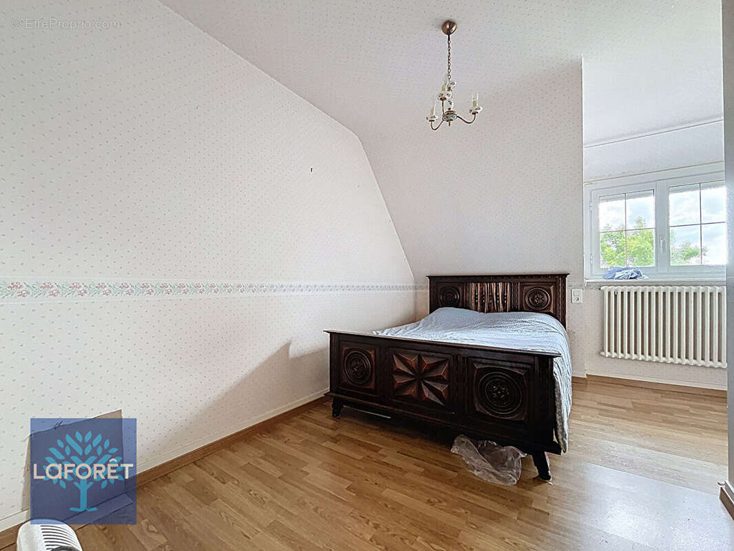 Maison à LOUVIGNE-DU-DESERT