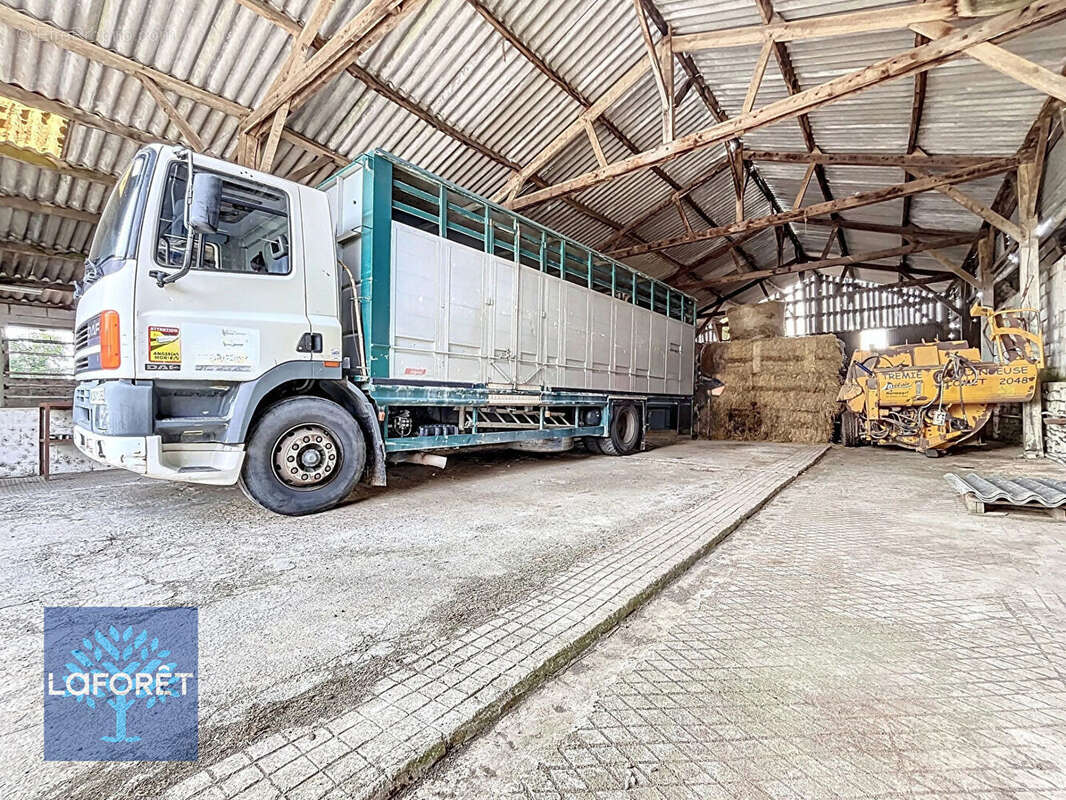 Maison à LOUVIGNE-DU-DESERT