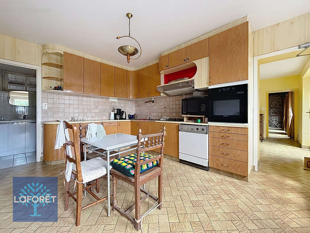 Maison à LOUVIGNE-DU-DESERT