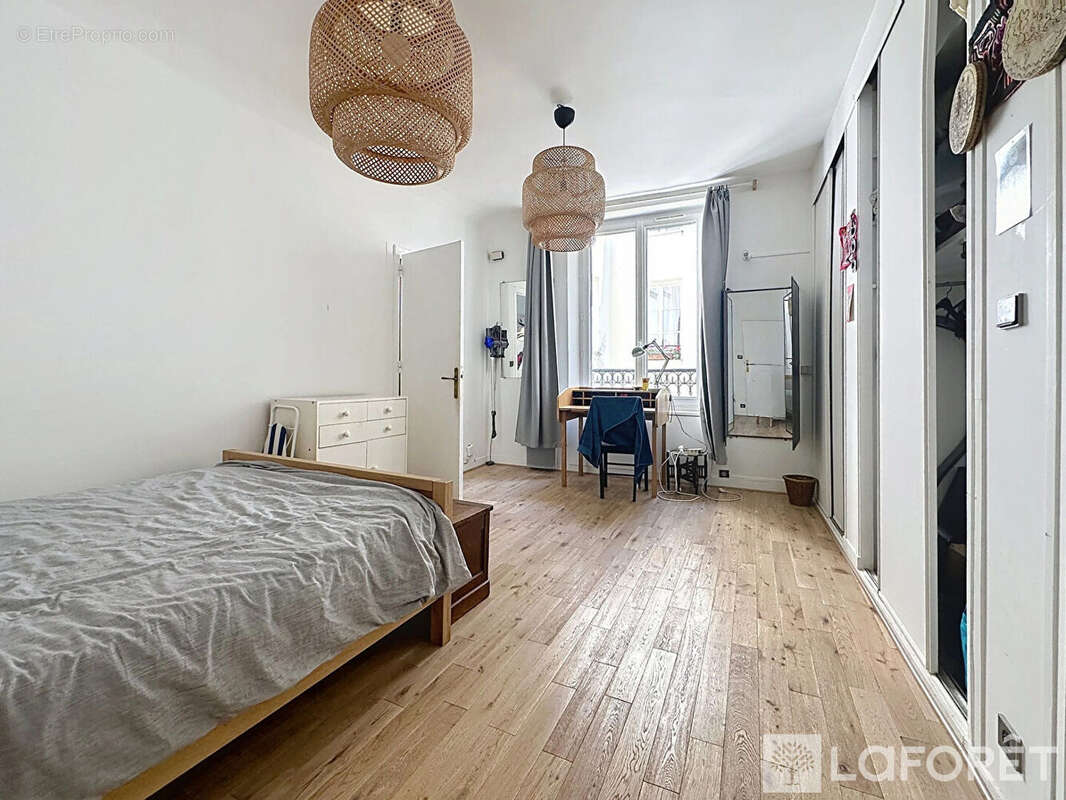 Appartement à PARIS-1E