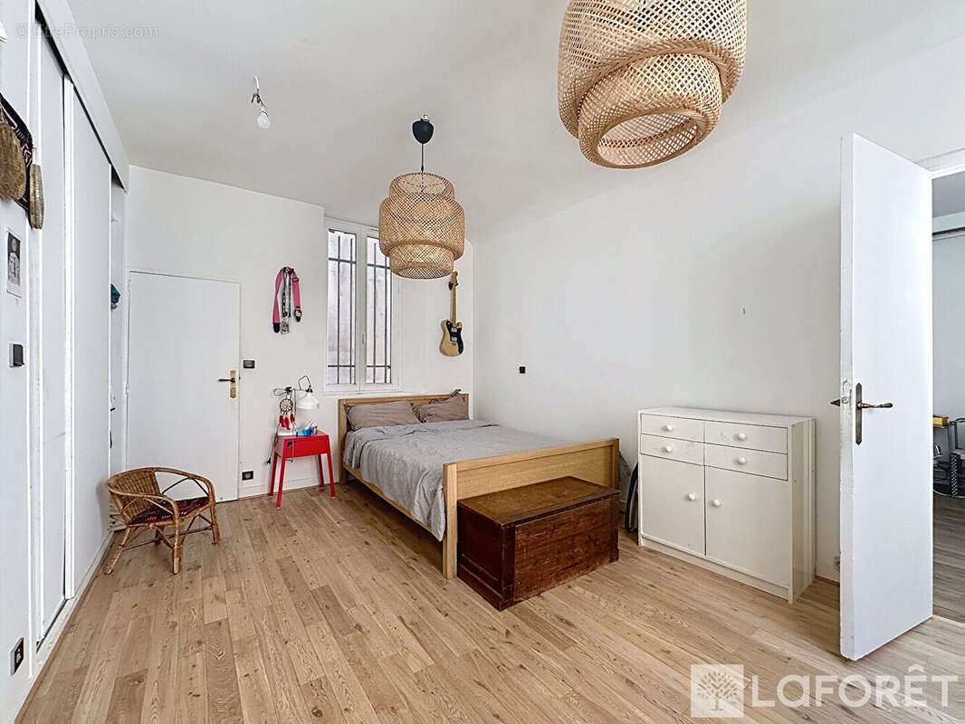 Appartement à PARIS-1E