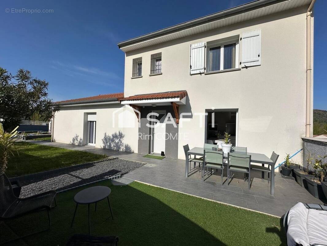 Photo 1 - Maison à LAVEYRON