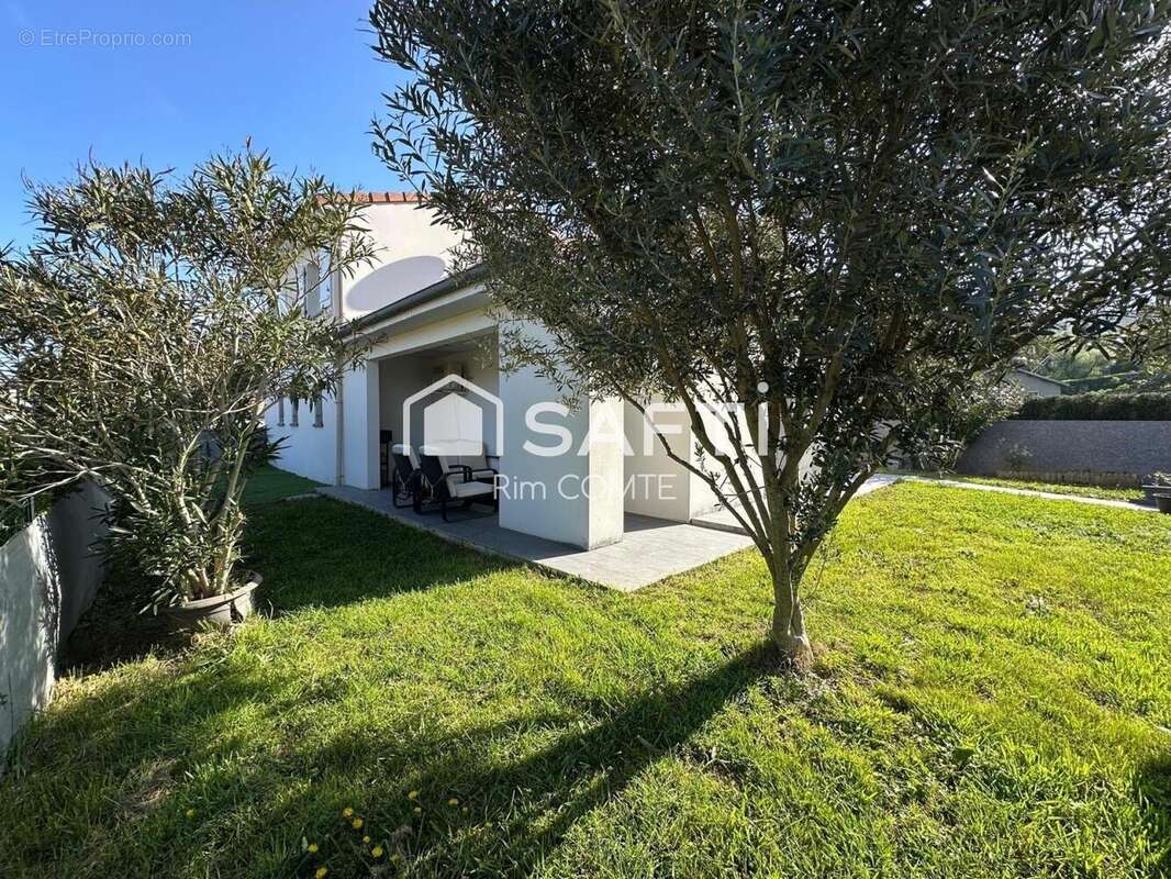 Photo 2 - Maison à LAVEYRON