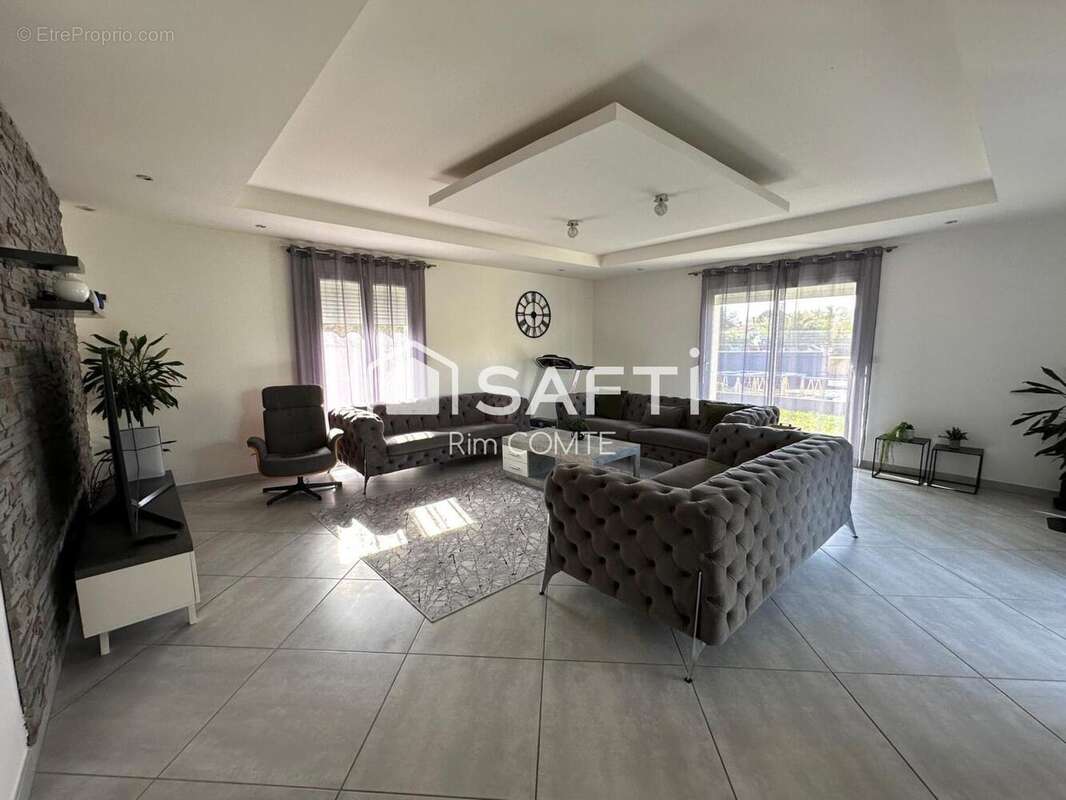 Photo 5 - Maison à LAVEYRON