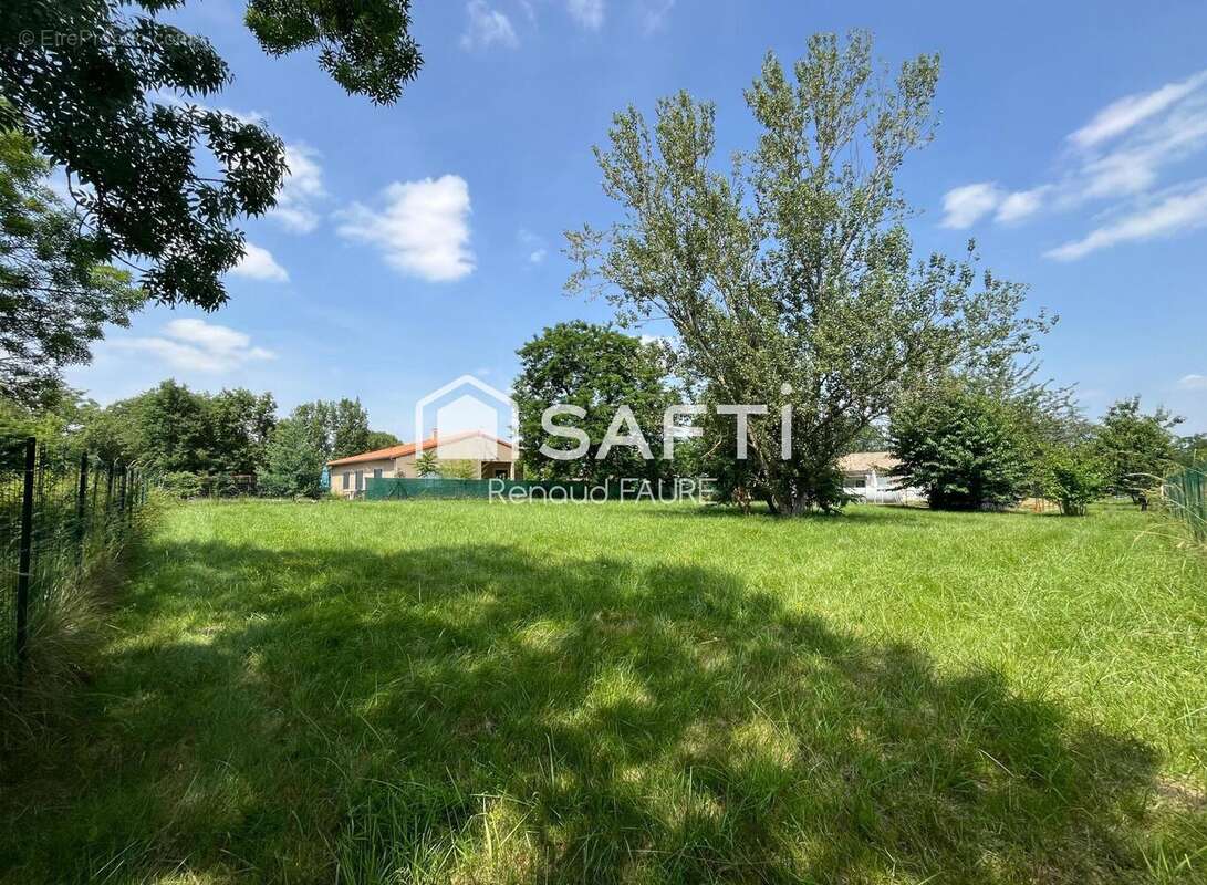 Photo 2 - Terrain à LAUNAC