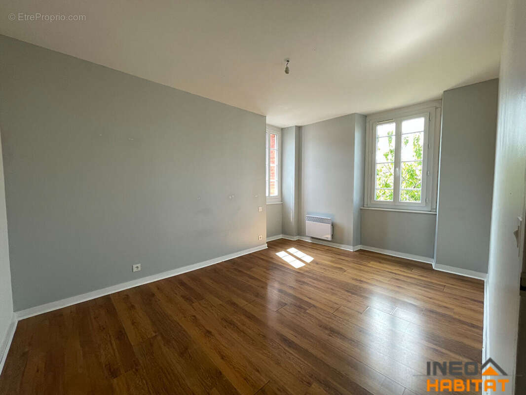 Maison à LA CHAPELLE-DES-FOUGERETZ