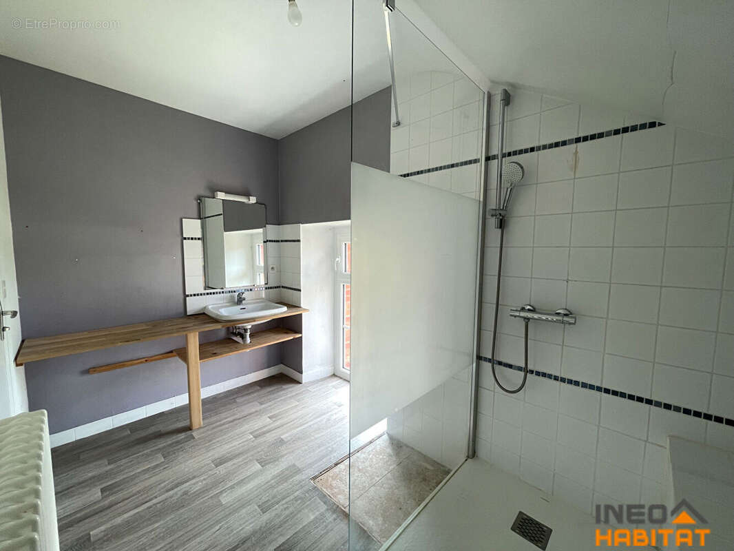 Maison à LA CHAPELLE-DES-FOUGERETZ