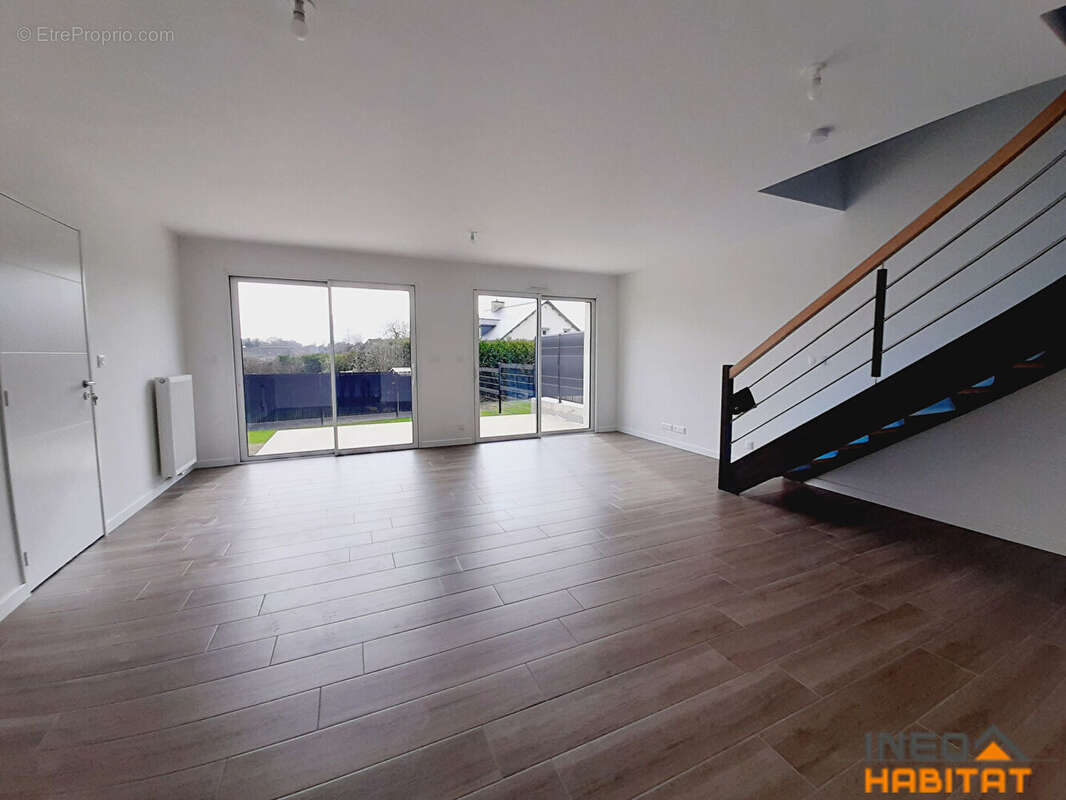 Maison à MONTREUIL-LE-GAST