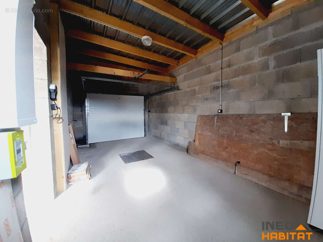 Maison à MONTREUIL-LE-GAST