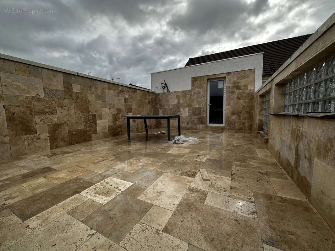 Maison à LE BLANC-MESNIL