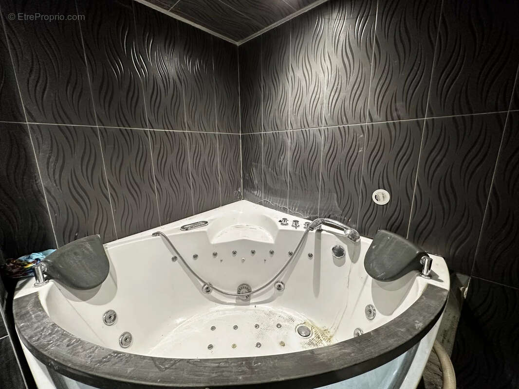 Maison à LE BLANC-MESNIL