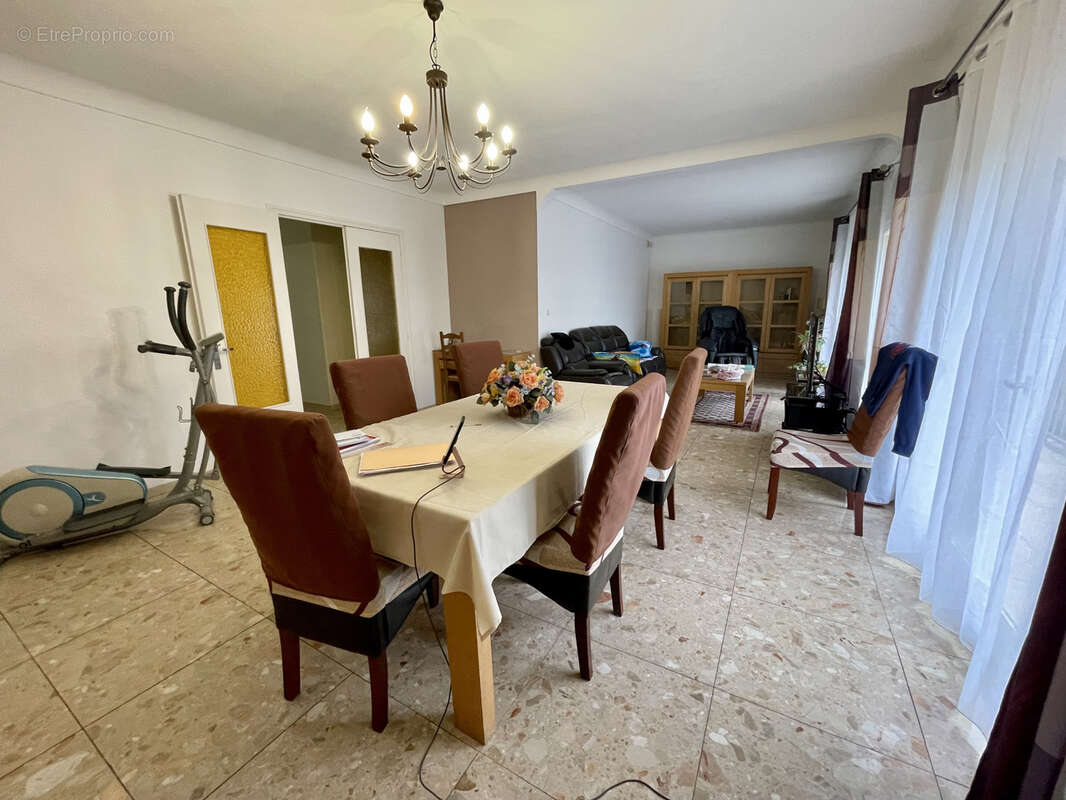 Maison à LE BLANC-MESNIL