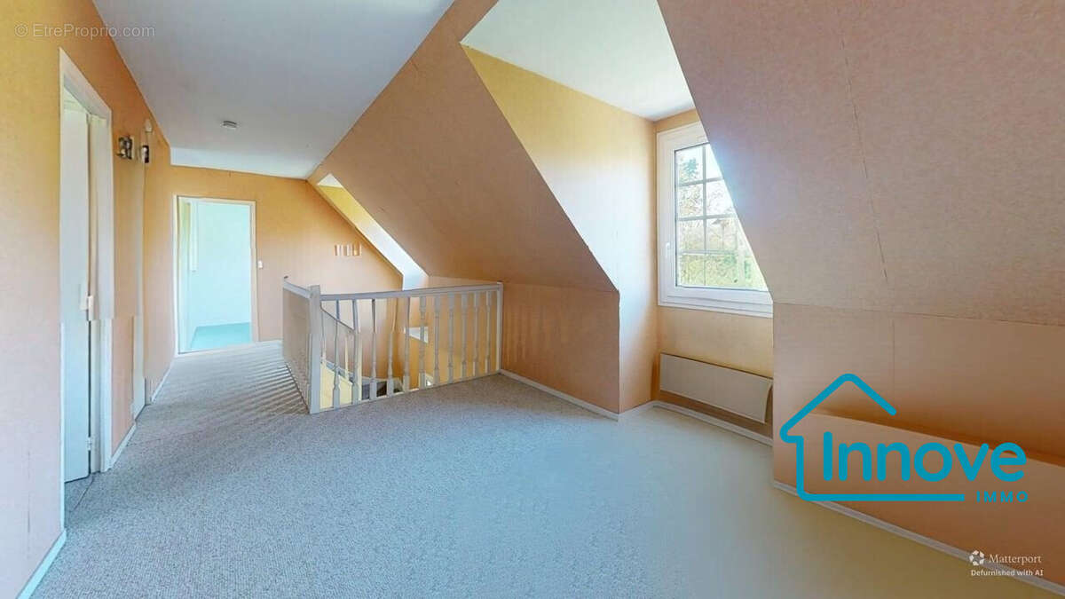 Maison à LES CLAYES-SOUS-BOIS