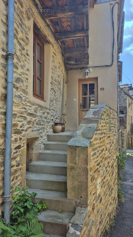 Maison à ESTAING