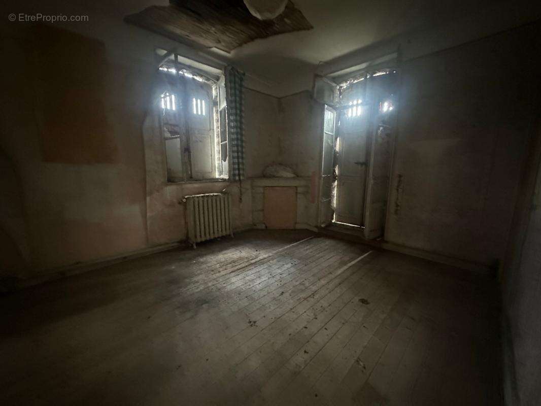 Maison à ASSIS-SUR-SERRE