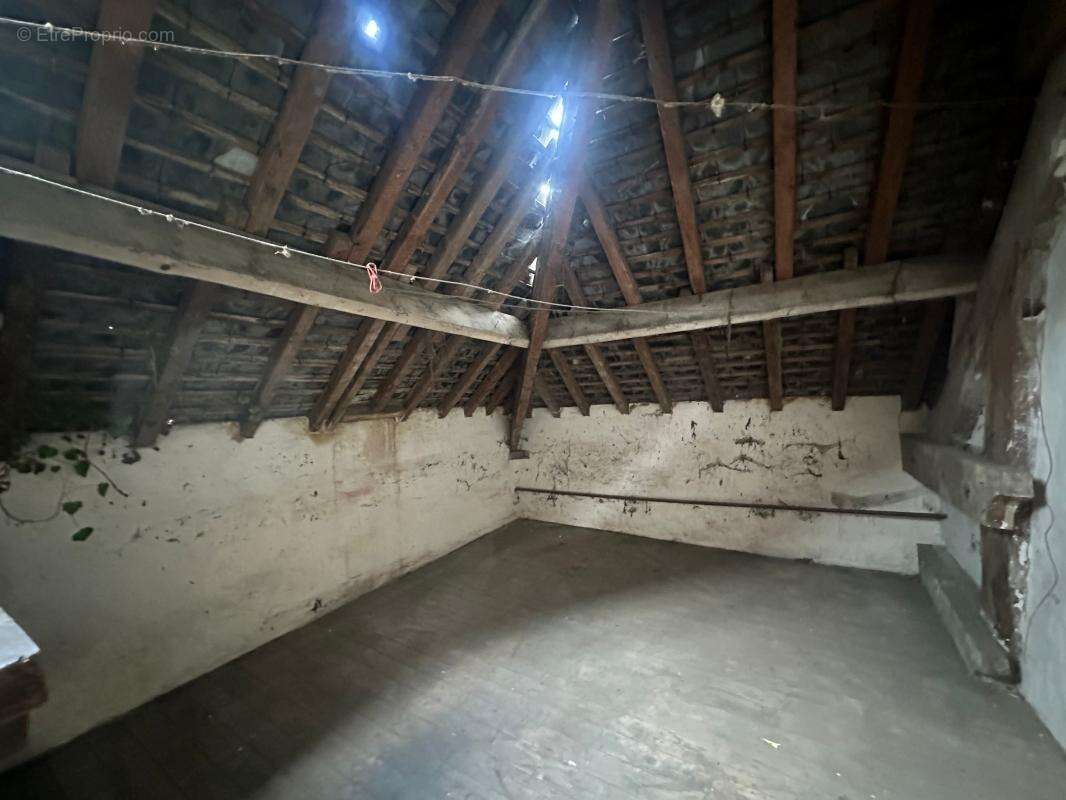 Maison à ASSIS-SUR-SERRE