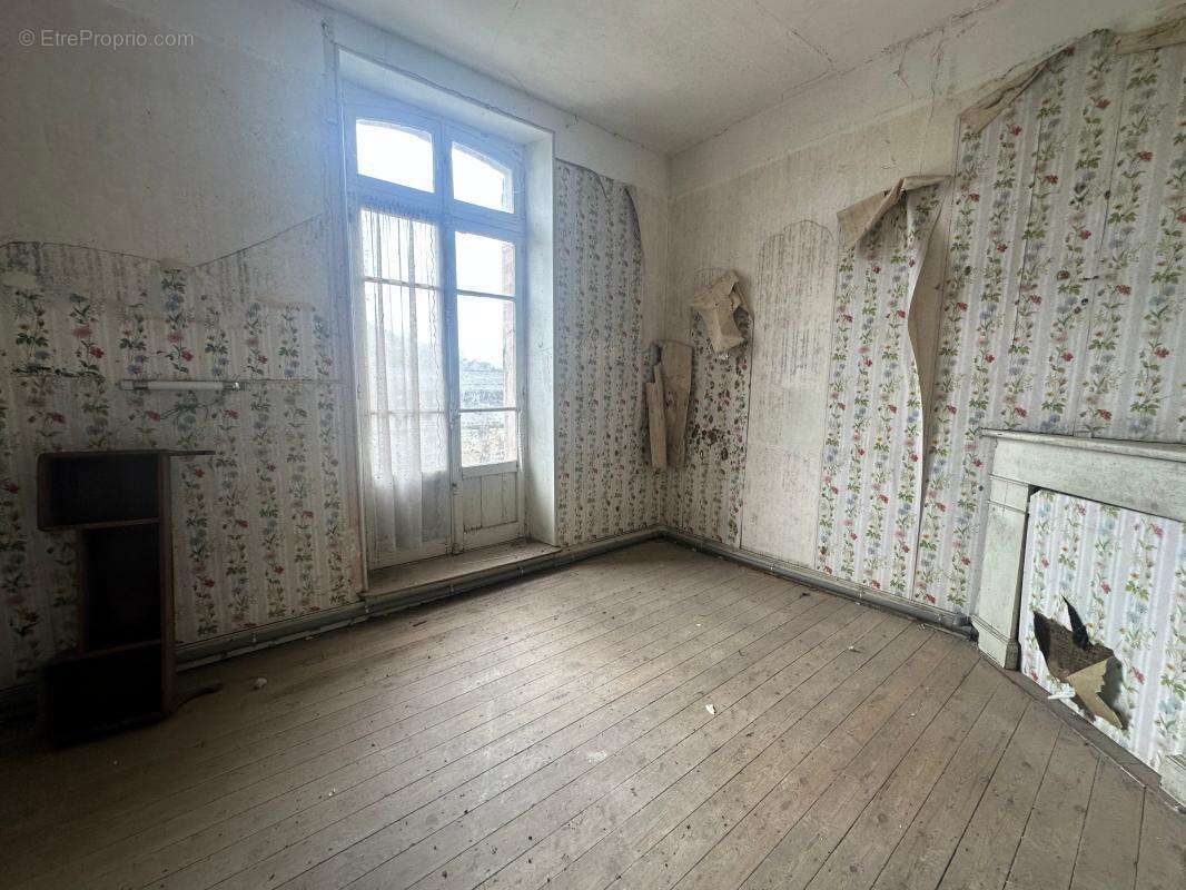 Maison à ASSIS-SUR-SERRE