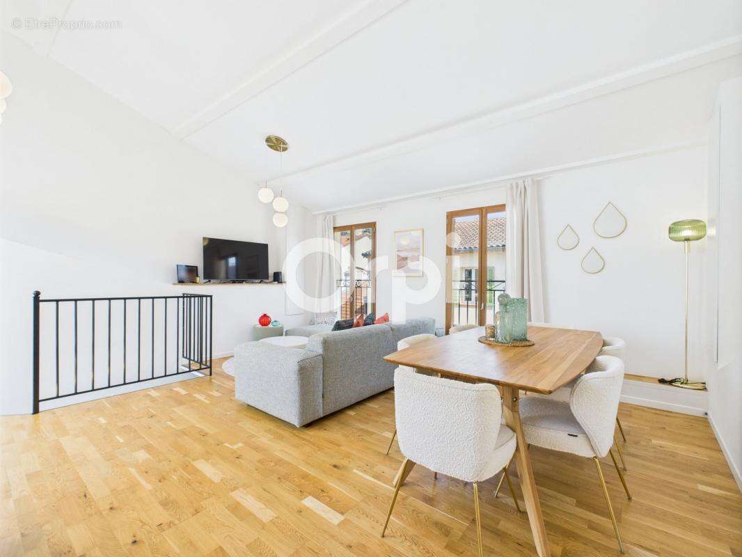 Maison à MANDELIEU-LA-NAPOULE