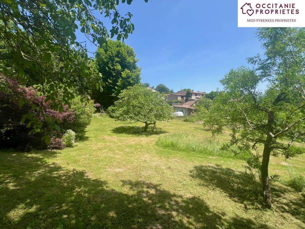 Maison à SAINT-PIERRE-DE-RIVIERE