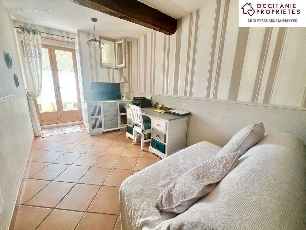 Maison à SAINT-PIERRE-DE-RIVIERE