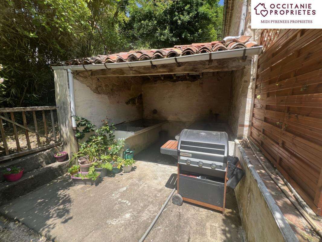 Maison à SAINT-PIERRE-DE-RIVIERE