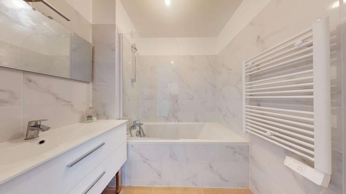 Appartement à VOISINS-LE-BRETONNEUX