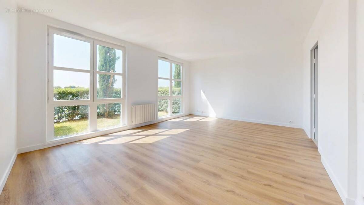 Appartement à VOISINS-LE-BRETONNEUX