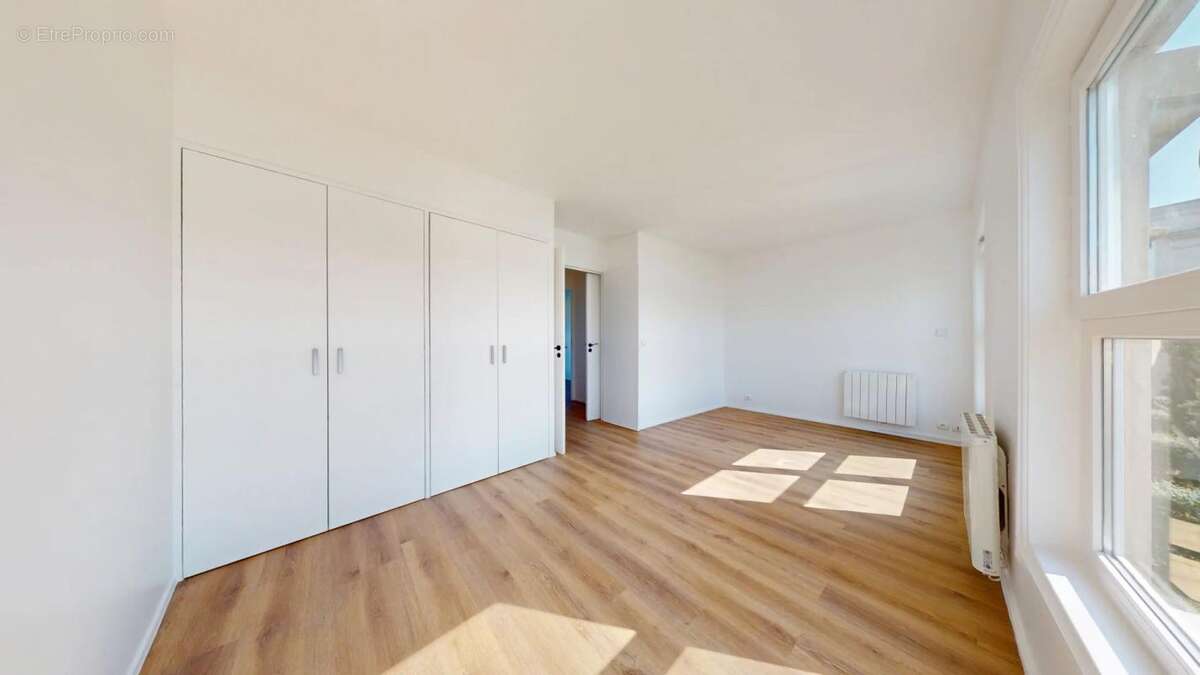 Appartement à VOISINS-LE-BRETONNEUX