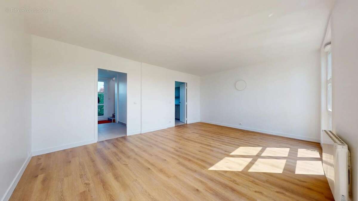 Appartement à VOISINS-LE-BRETONNEUX