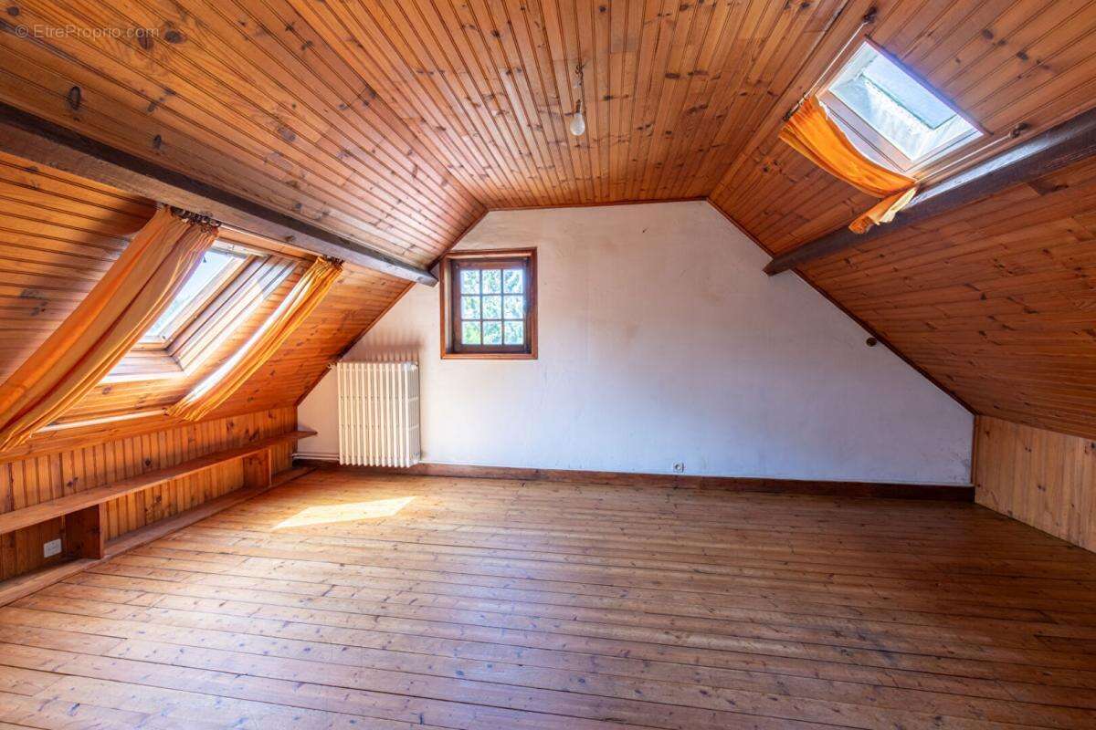 Maison à AUFFREVILLE-BRASSEUIL