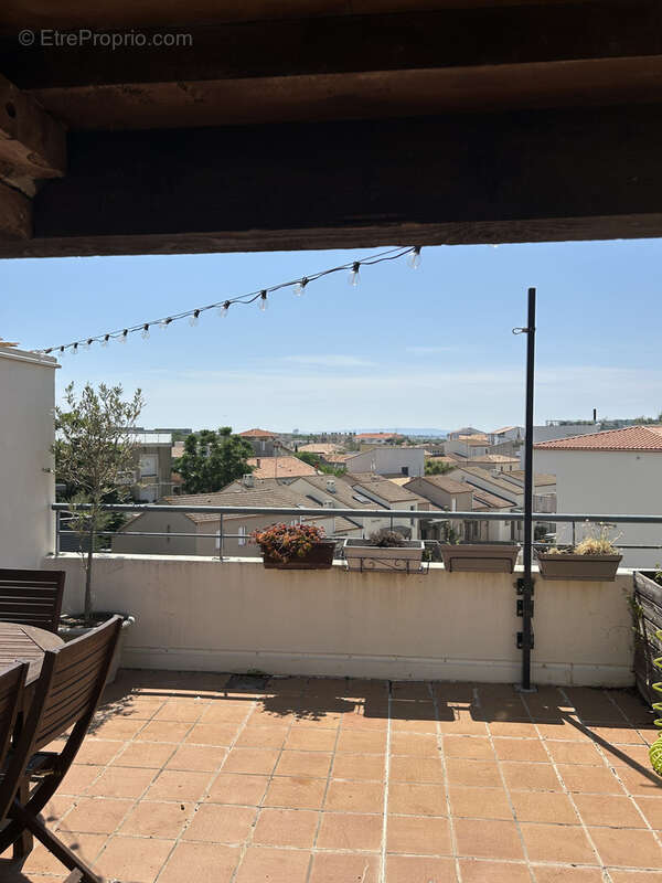 Appartement à MAUGUIO