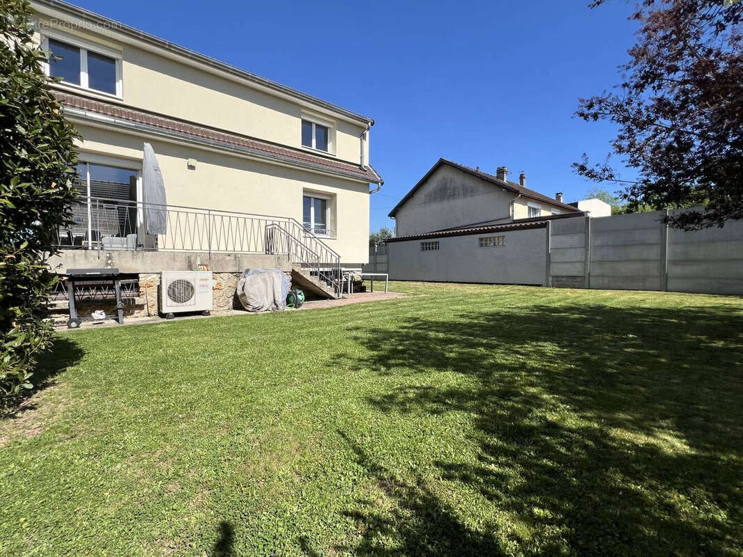 Maison à PONTAULT-COMBAULT