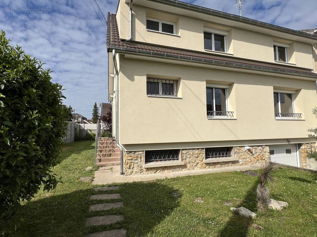 Maison à PONTAULT-COMBAULT