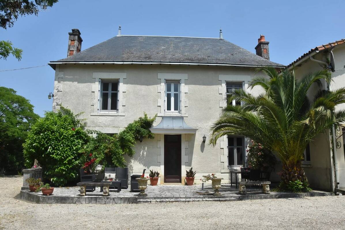 Maison à SAVIGNE