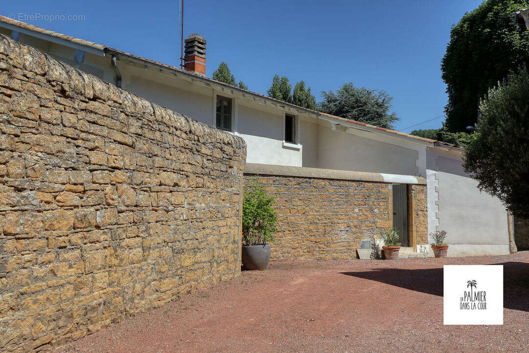 Maison à SAINT-CYR-AU-MONT-D&#039;OR