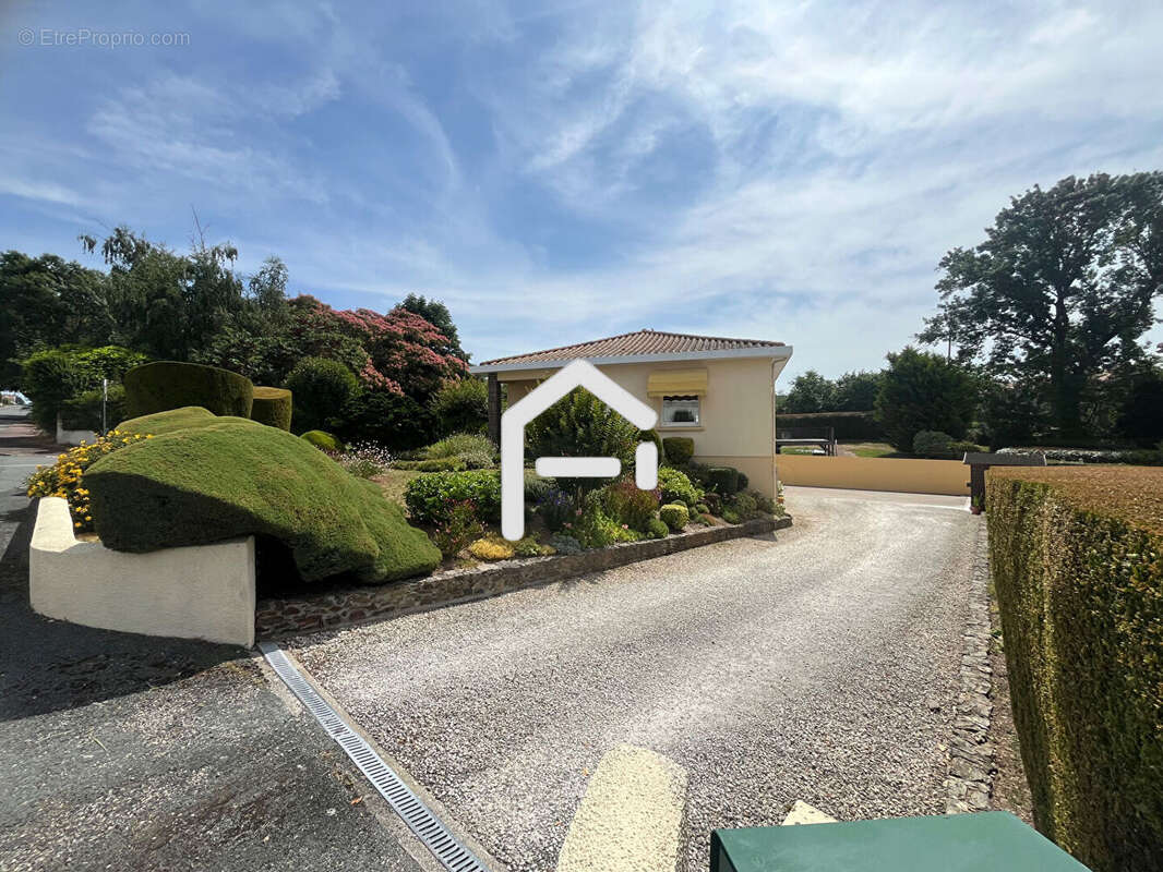 Maison à LE CHAMP-SAINT-PERE