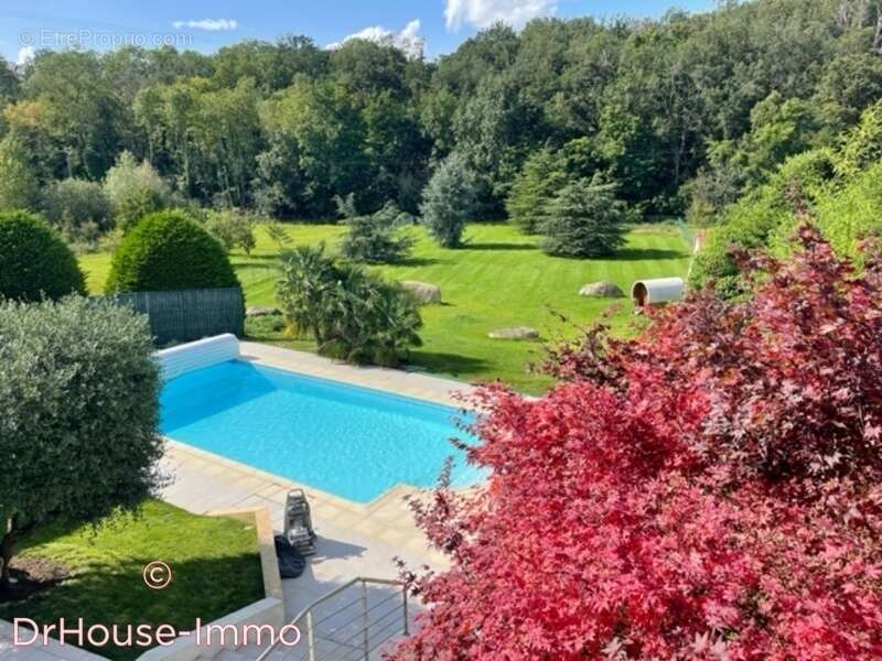 Maison à SAINT-PIERRE-LES-NEMOURS