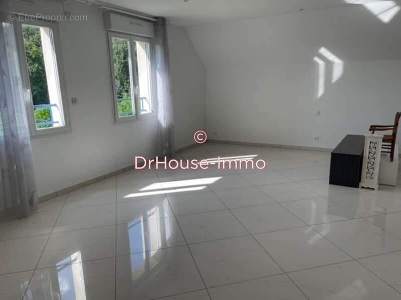 Maison à SAINT-PIERRE-LES-NEMOURS