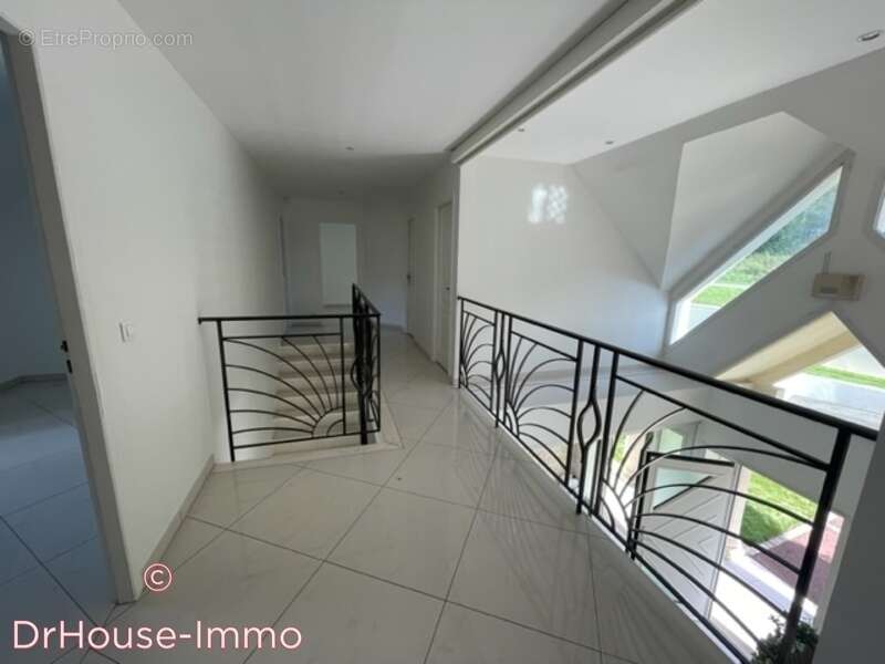 Maison à SAINT-PIERRE-LES-NEMOURS