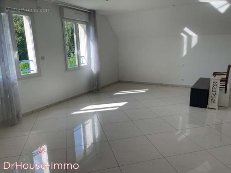 Maison à SAINT-PIERRE-LES-NEMOURS